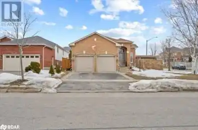 16 GOODWIN Avenue Bowmanville Ontario L1C4Z4