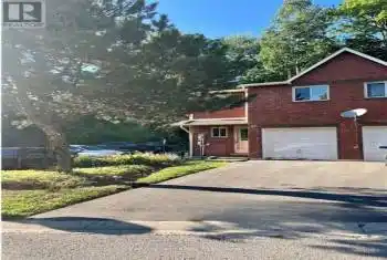 42 Shadowood Road, Barrie (Ardagh), Ontario L4N7K5, 4 Bedrooms Bedrooms, ,2 BathroomsBathrooms,All Houses,For Rent,Shadowood,S12027422