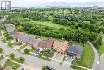 33 Hartford Trail, Brampton (Fletcher's Creek South), Ontario L6W4K2, 7 Bedrooms Bedrooms, ,4 BathroomsBathrooms,All Houses,For Sale,Hartford,W12027712