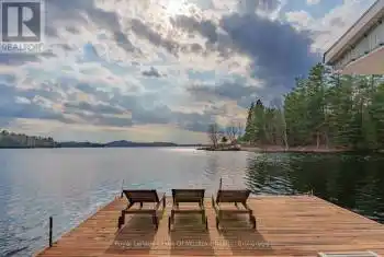 928 JONES Lane, Huntsville (Chaffey), Ontario P1H1B2, 4 Bedrooms Bedrooms, ,4 BathroomsBathrooms,All Houses,For Sale,JONES,X12027809