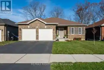 26 Hunter Avenue, Tay (Victoria Harbour), Ontario L0K2A0, 2 Bedrooms Bedrooms, ,2 BathroomsBathrooms,All Houses,For Sale,Hunter,S12028116