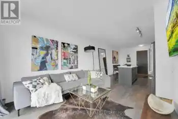 105 THE QUEENSWAY Unit# 1414, Toronto (High Park-Swansea), Ontario M6S5B5, 2 Bedrooms Bedrooms, ,1 BathroomBathrooms,Condo,For Sale,THE QUEENSWAY,W12028544