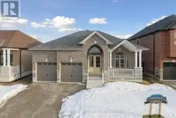 53 Wood Crescent, Essa (Angus), Ontario L3W0M5, 3 Bedrooms Bedrooms, ,2 BathroomsBathrooms,All Houses,For Sale,Wood,N12028037