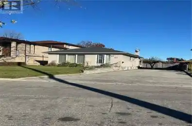 57 APTED Avenue North York Ontario M9L2P2