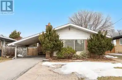 31 Pakenham Drive Toronto (Rexdale-Kipling) Ontario M9W4B2