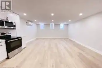 588 BARTON Street Unit# 10, Hamilton, Ontario L8L2Z5, 1 Bedroom Bedrooms, ,1 BathroomBathrooms,Condo,For Rent,BARTON,40708204