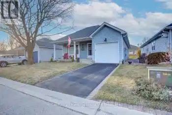 26 Edwin Crescent, Tillsonburg, Ontario N4G5H6, 2 Bedrooms Bedrooms, ,2 BathroomsBathrooms,All Houses,For Sale,Edwin,X12030972