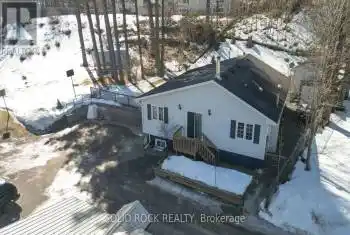 14 SMELTZER Lane, McNab/Braeside, Ontario K7S3E8, 3 Bedrooms Bedrooms, ,2 BathroomsBathrooms,All Houses,For Sale,SMELTZER,X12031098