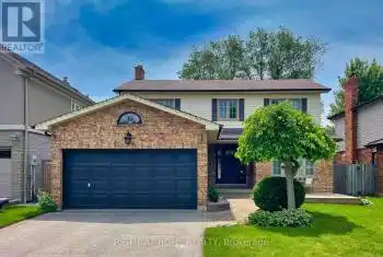 24 Evaleigh Court, Whitby (Blue Grass Meadows), Ontario L1N8N2, 4 Bedrooms Bedrooms, ,3 BathroomsBathrooms,All Houses,For Sale,Evaleigh,E12031498