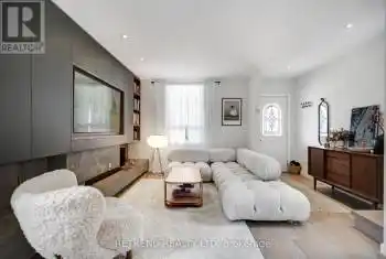 35 Chryessa Avenue, Toronto (Rockcliffe-Smythe), Ontario M6N4T4, 5 Bedrooms Bedrooms, ,3 BathroomsBathrooms,All Houses,For Sale,Chryessa,W12030560