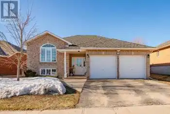 9 Mackenzie Court, Penetanguishene, Ontario L9M0A1, 3 Bedrooms Bedrooms, ,2 BathroomsBathrooms,All Houses,For Sale,Mackenzie,S12032396