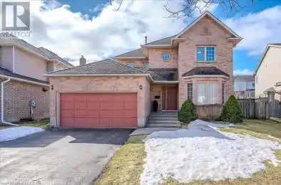 53 LYNNVALLEY Crescent Kitchener Ontario N2N3B2