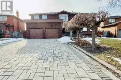 8 Keeleview Court Vaughan (Concord) Ontario L4K2A7