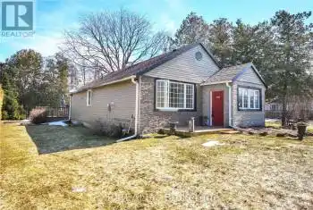 34 Lyons Lane, Georgina (Historic Lakeshore Communities), Ontario L0E1S0, 3 Bedrooms Bedrooms, ,1 BathroomBathrooms,All Houses,For Rent,Lyons,N12033520