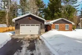 21 Luella Boulevard, Springwater (Minesing), Ontario L9X0X1, 3 Bedrooms Bedrooms, ,2 BathroomsBathrooms,All Houses,For Sale,Luella,S12033754