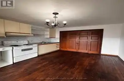 8 Corby Avenue Unit# Main F Toronto (Caledonia-Fairbank) Ontario M6E1V