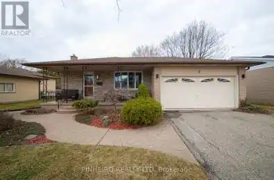7 McLarty Drive St. Thomas Ontario N5R5J7