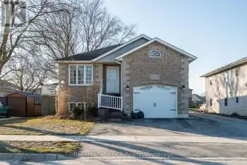 625 Wallace Avenue, North Perth (Listowel), Ontario N4W1Y7, 6 Bedrooms Bedrooms, ,3 BathroomsBathrooms,All Houses,For Sale,Wallace,X12033723