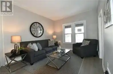 242 BALMORAL Avenue Hamilton Ontario L8L7S2