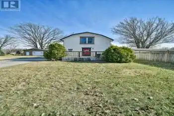 174 BURNS Street, Strathroy-Caradoc (SW), Ontario N7G1E8, 3 Bedrooms Bedrooms, ,2 BathroomsBathrooms,All Houses,For Sale,BURNS,X12035026