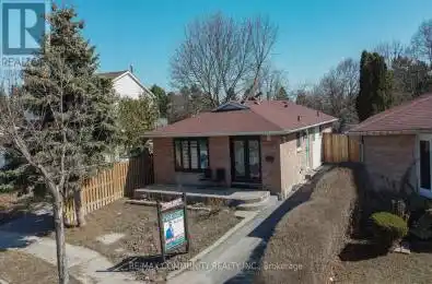63 Winstanly Crescent Toronto (Malvern) Ontario M1B1N3