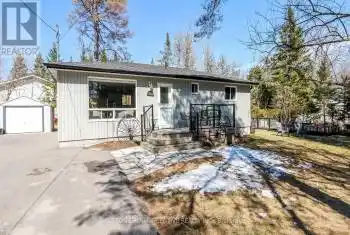756 Roberts Road, Innisfil (Alcona), Ontario L9S2E4, 2 Bedrooms Bedrooms, ,1 BathroomBathrooms,All Houses,For Sale,Roberts,N12036069
