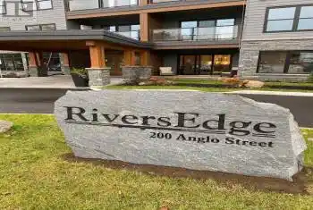200 Anglo Street Unit# 301, Bracebridge (Macaulay), Ontario P1L1G4, 2 Bedrooms Bedrooms, ,2 BathroomsBathrooms,Condo,For Sale,Anglo,X12036509