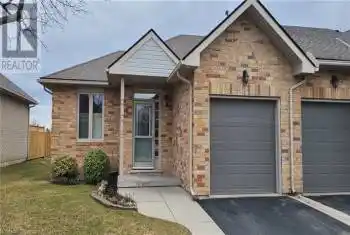 15 CATHY Drive, Mount Hope, Ontario L0R1W0, 2 Bedrooms Bedrooms, ,2 BathroomsBathrooms,All Houses,For Sale,CATHY,40708627