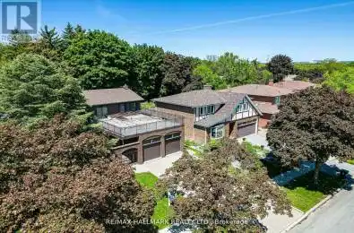 22 Arran Crescent Toronto (Newtonbrook East) Ontario M2M2W9