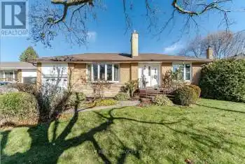 262 Wales Crescent, Oakville (1001 - BR Bronte), Ontario L6L3X7, 4 Bedrooms Bedrooms, ,2 BathroomsBathrooms,All Houses,For Rent,Wales,W12007902