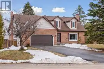 2 Elm Court, Oro-Medonte, Ontario L0L2E0, 4 Bedrooms Bedrooms, ,3 BathroomsBathrooms,All Houses,For Sale,Elm,S12038110