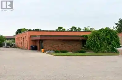2080 Speers Road Oakville (1014 - QE Queen Elizabeth) Ontario L6L2X8