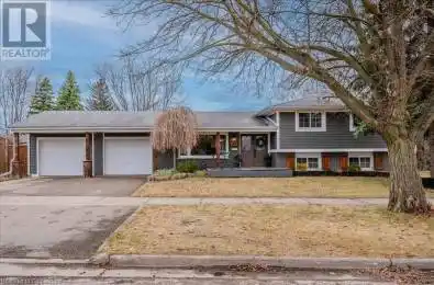 105 GLEN PARK Crescent Kitchener Ontario N2N1G1