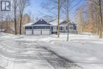 3 Copeland Creek Drive, Tiny, Ontario L9M0M3, 4 Bedrooms Bedrooms, ,3 BathroomsBathrooms,All Houses,For Sale,Copeland Creek,S12038345