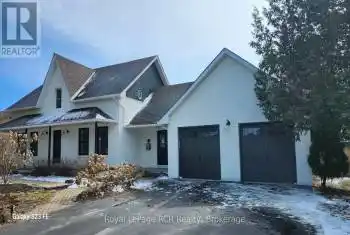 11 Blackburn Avenue, Clearview (Nottawa), Ontario L0M1P0, 4 Bedrooms Bedrooms, ,3 BathroomsBathrooms,All Houses,For Sale,Blackburn,S12038561