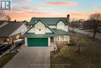 8 Grange Crescent, Niagara-on-the-Lake (108 - Virgil), Ontario L0S1T0, 5 Bedrooms Bedrooms, ,3 BathroomsBathrooms,All Houses,For Sale,Grange,X12037130