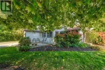 16 BROAD Street, Port Dover, Ontario N0A1N7, 3 Bedrooms Bedrooms, ,1 BathroomBathrooms,All Houses,For Sale,BROAD,40707924