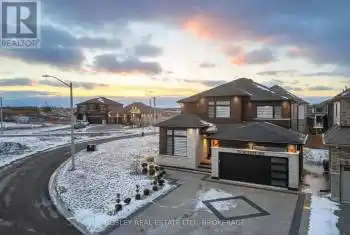 251 Shoreview Drive, Welland (766 - Hwy 406/Welland), Ontario L3B0H3, 4 Bedrooms Bedrooms, ,4 BathroomsBathrooms,All Houses,For Sale,Shoreview,X12032247