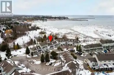 22 Cranberry Surf Collingwood Ontario L9Y5C4