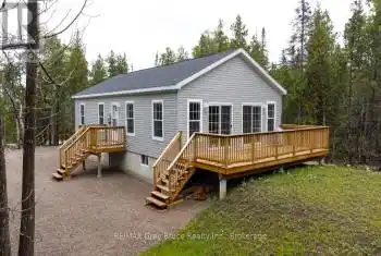 147 Dorcas Bay Road, Northern Bruce Peninsula, Ontario N0H2R0, 3 Bedrooms Bedrooms, ,2 BathroomsBathrooms,All Houses,For Sale,Dorcas Bay,X12040063