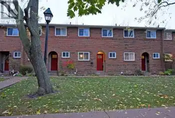 125 Livingston Avenue Unit# 27, Grimsby (541 - Grimsby West), Ontario L3M4S5, 3 Bedrooms Bedrooms, ,2 BathroomsBathrooms,All Houses,For Sale,Livingston,X12040149