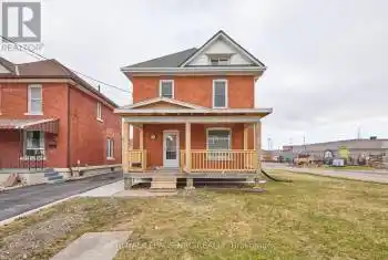 160 Burgar Street, Welland (768 - Welland Downtown), Ontario L3B2S8, 3 Bedrooms Bedrooms, ,2 BathroomsBathrooms,All Houses,For Sale,Burgar,X12040438