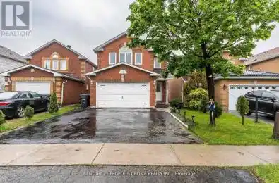 71 Ravenscliffe Court Brampton (Northwood Park) Ontario L6X4N9