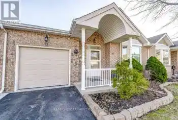 93 Egret Avenue, Hamilton (Mount Hope), Ontario L0R1W0, 2 Bedrooms Bedrooms, ,3 BathroomsBathrooms,All Houses,For Sale,Egret,X12041178