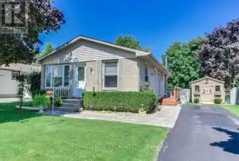 112 Harold Court, Lucan Biddulph (Lucan), Ontario N0M2J0, 2 Bedrooms Bedrooms, ,2 BathroomsBathrooms,All Houses,For Sale,Harold,X12041525