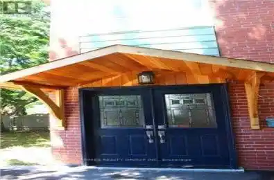 52 Langbourne Place Toronto (Banbury-Don Mills) Ontario M3B1A9