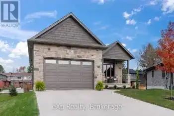 127 DOUGS Crescent, Wellington North (Mount Forest), Ontario N0G2L4, 3 Bedrooms Bedrooms, ,3 BathroomsBathrooms,All Houses,For Sale,DOUGS,X12041953