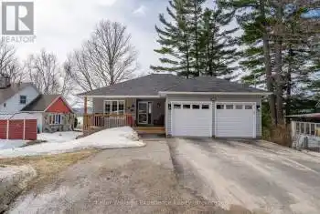 10 Clarence Avenue, Penetanguishene, Ontario L9M1A9, 3 Bedrooms Bedrooms, ,2 BathroomsBathrooms,All Houses,For Sale,Clarence,S12042065
