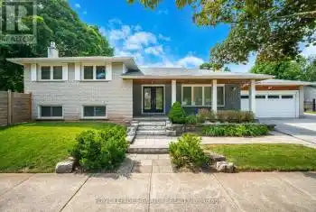 2497 Wyatt Street, Oakville (1001 - BR Bronte), Ontario L6L2M7, 3 Bedrooms Bedrooms, ,3 BathroomsBathrooms,All Houses,For Sale,Wyatt,W12042156