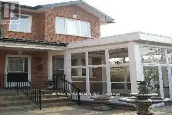 2031 Davenport Road, Toronto (Weston-Pellam Park), Ontario M6N1C5, 5 Bedrooms Bedrooms, ,4 BathroomsBathrooms,All Houses,For Sale,Davenport,W12042259